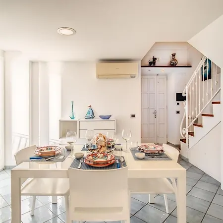 House Archimede - Eyes On The Sea *